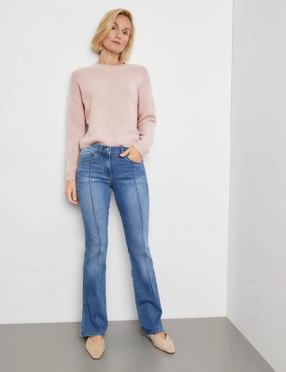 GERRY WEBER Dżinsy O Fasonie Flared Z 5 Kieszeniami, Pionowa Zaszewka I Rozcieciami Po Bokach Cheap