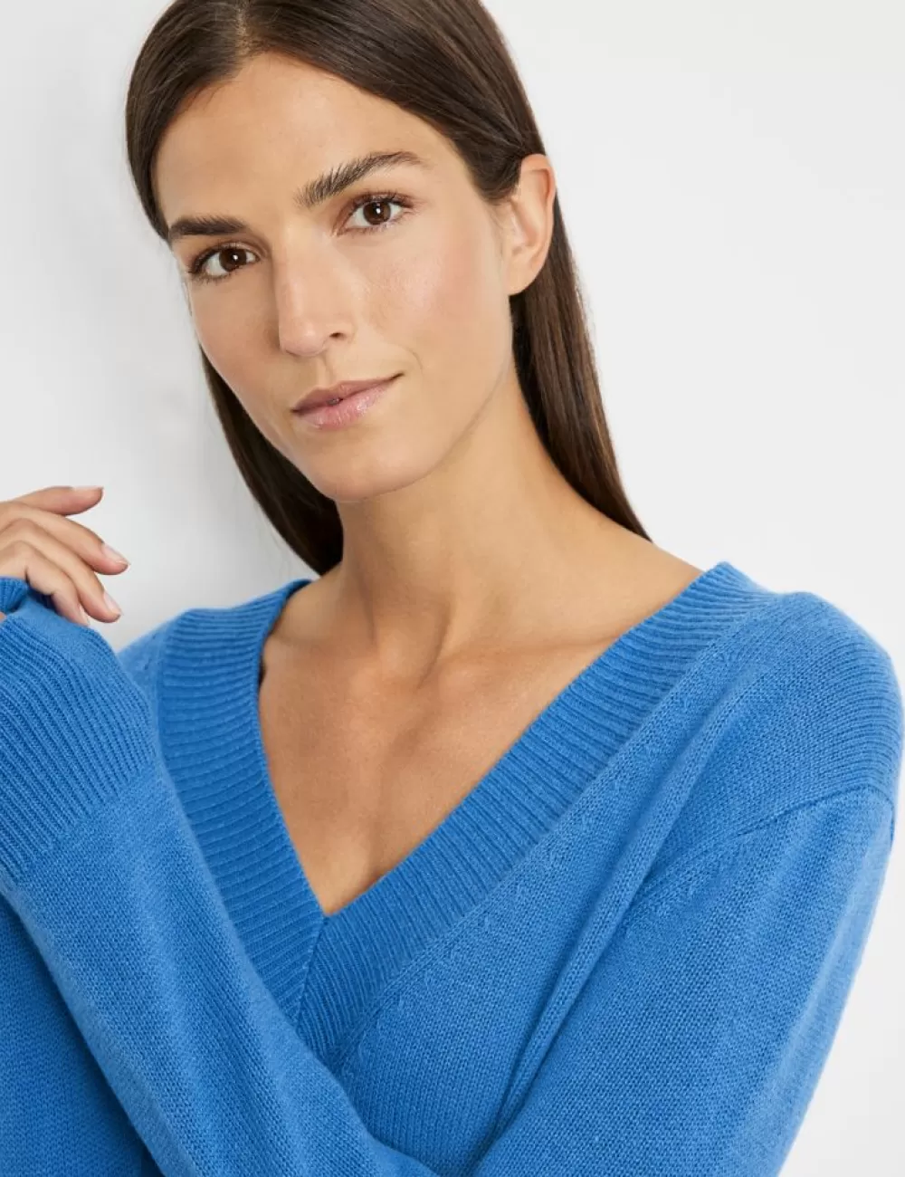 GERRY WEBER Dlugi Sweter Z Glebokim Wycieciem W Serek I Domieszka Kaszmiru Fashion