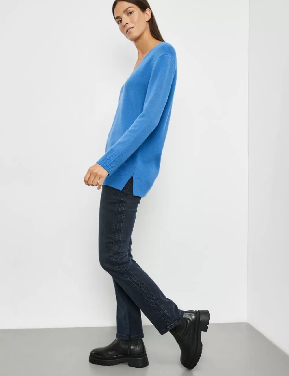 GERRY WEBER Dlugi Sweter Z Glebokim Wycieciem W Serek I Domieszka Kaszmiru Fashion