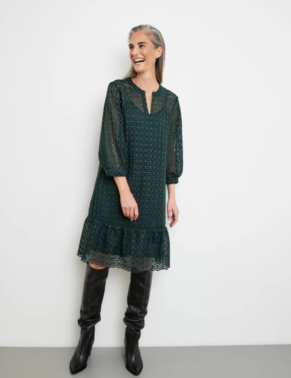 GERRY WEBER Ekstrawagancka Sukienka Z Azurowa Koronka I Doszyta Partia Spodnicy Fashion
