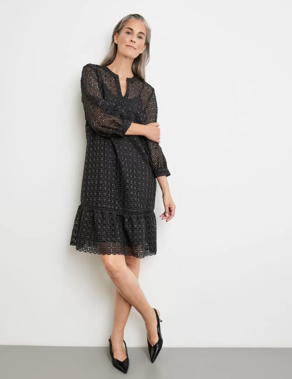 GERRY WEBER Ekstrawagancka Sukienka Z Azurowa Koronka I Doszyta Partia Spodnicy Discount