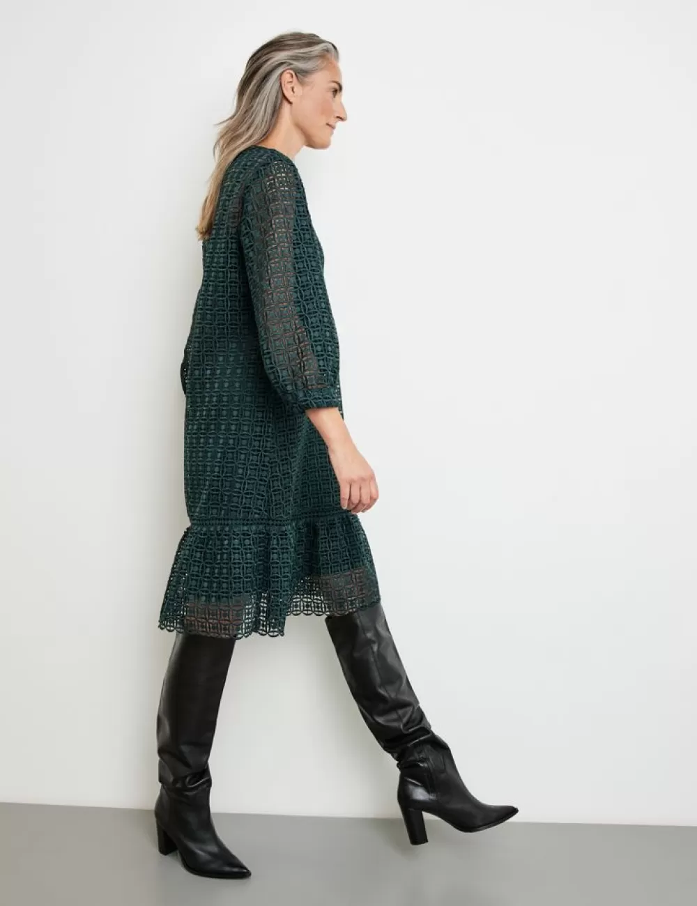 GERRY WEBER Ekstrawagancka Sukienka Z Azurowa Koronka I Doszyta Partia Spodnicy Fashion
