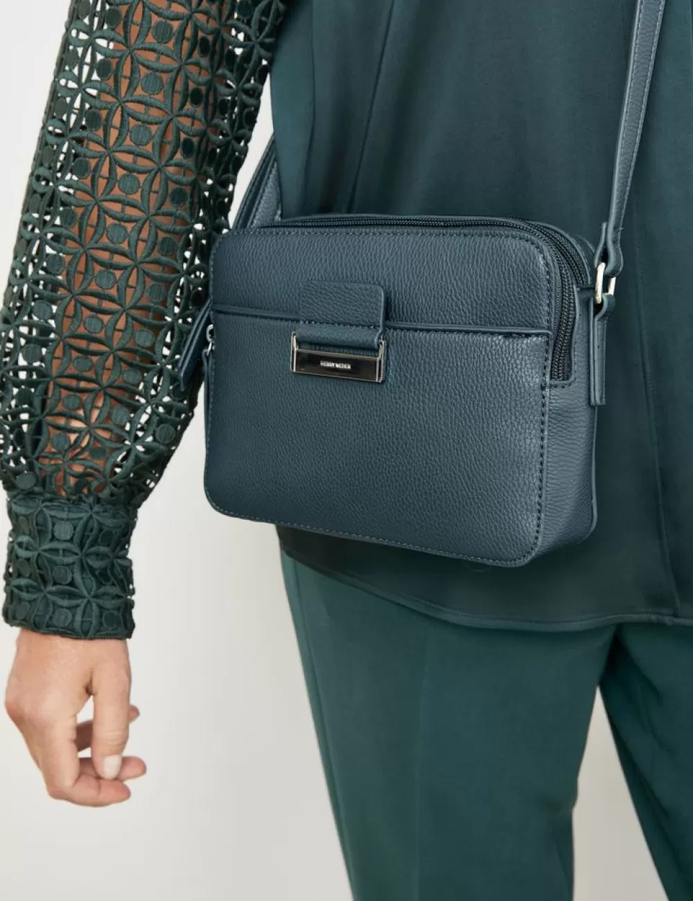 GERRY WEBER Mala Torebka Na Ramie Z Roznymi Kieszonkami Na Zamek Cheap